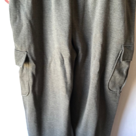 REEBOK Joggers Sport Gray Size 2XL Sweatpants Multiple Pockets NEW Acti… - Picture 4 of 7